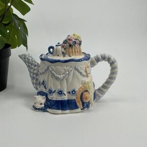 Avon Vintage 1997 Ceramic Teapot Blue Rose Collection Kitten Bone China